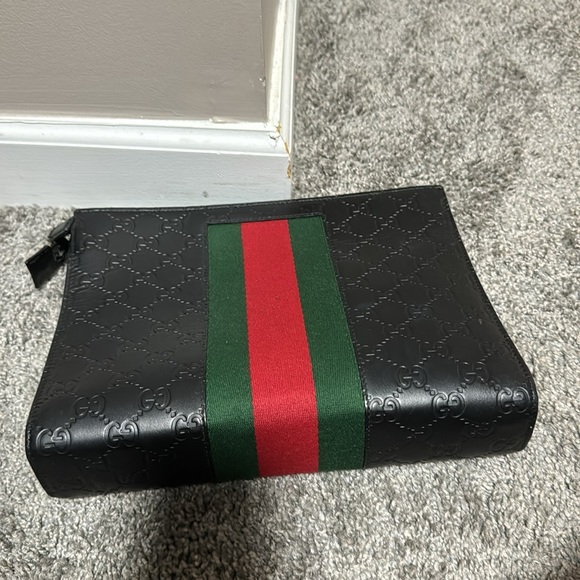Gucci GG Signature Web Pouch - Picture 3 of 8